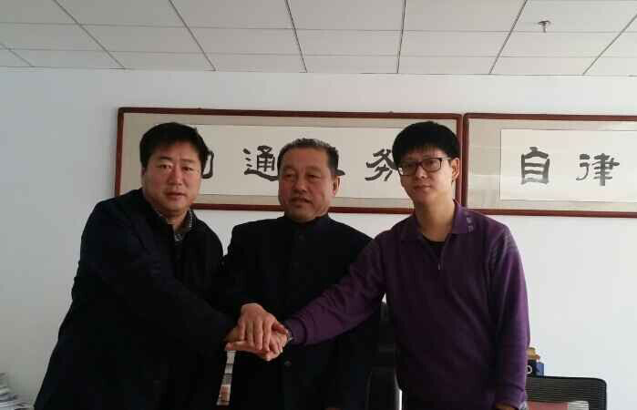 內(nèi)蒙古農(nóng)牧業(yè)產(chǎn)業(yè)化龍頭企業(yè)協(xié)會(huì)與內(nèi)蒙古拉卡拉支付有限公司、內(nèi)蒙古蒙優(yōu)匯電子商務(wù)有限公司簽署三方戰(zhàn)略框架合作協(xié)議——助力內(nèi)蒙古綠色農(nóng)畜產(chǎn)品“走出去”